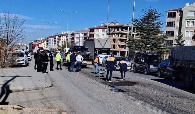 Zincirleme Trafik Kazası: 2 Yaralı