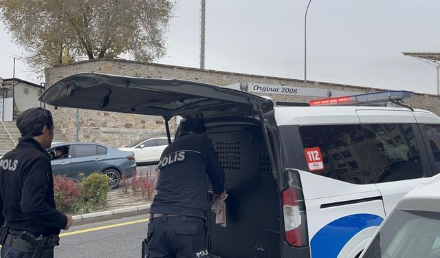 Bıçaklanan Koca, Eşini Adliye Önünde Tüfekle Bekledi