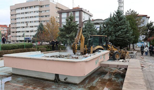 Cumhuriyet Meydanı’nda Dönüşüm: Çay Bahçesi Yapılıyor