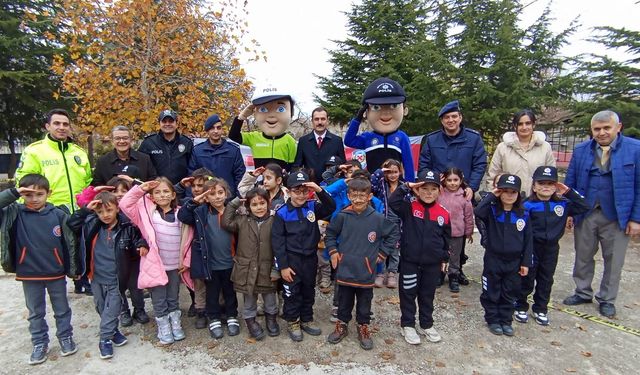 Karakeçili’de Öğrencilere Trafik Eğitimi Verildi