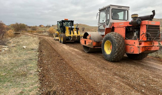 Hasandede Köyü’nde Bahçe Yolları Çalışmaları Sürüyor