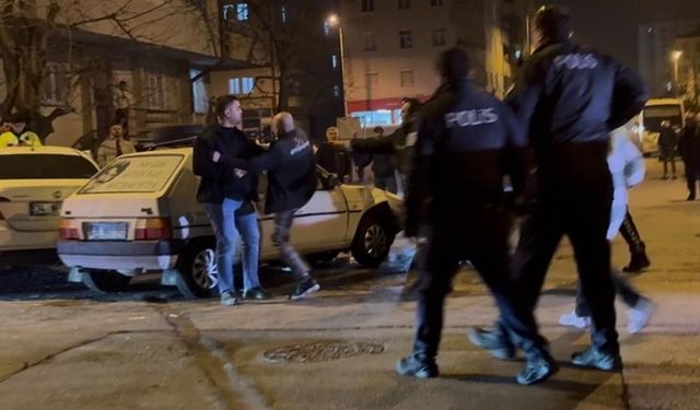 Kazada Savrulan Otomobil Yayalara Çarptı: 4 Yaralı