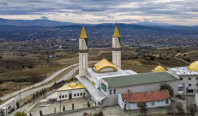 Manevi Atmosfer Regaib Kandili’nde Külliye’de