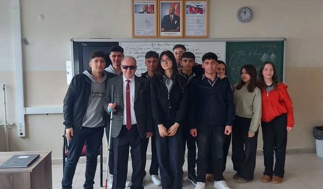 “Görmem İçin Sen Varsın” Projesi Cumhuriyet Lisesi’nde