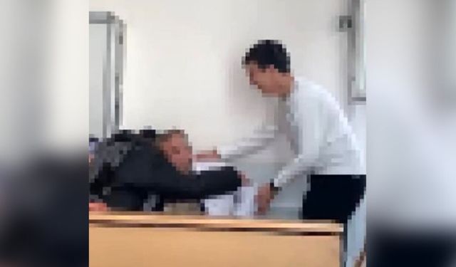 Lise Öğrencilerinden Öğretmene Saygısız Hareketler