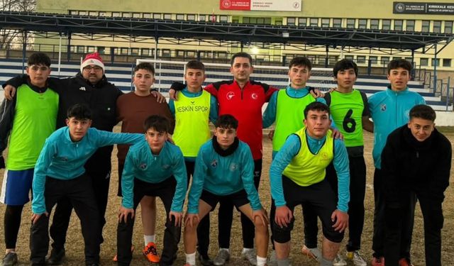 Kaymakam Kayatürk U16 Antrenmanında Sahaya İndi