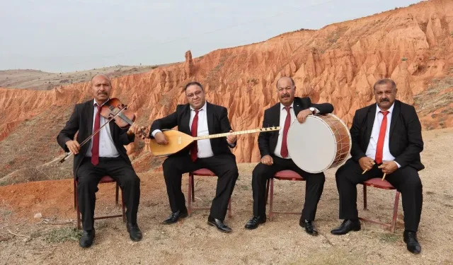 Kırıkkale’de Türkü Ziyafeti: Abdallar Sahne Aldı