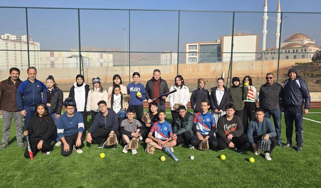 Yenişehirde Softbol ve Beyzbol Antrenmanlarına Ziyaret
