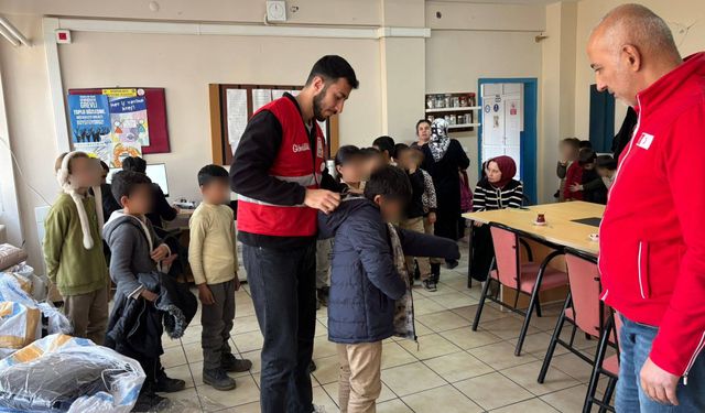 Kızılay’dan Kırıkkale’de Minik Kalpleri Isıtan Yardım