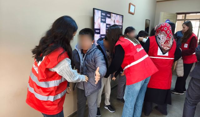 Kızılay’dan Bahşılı’da Miniklere Kış Desteği