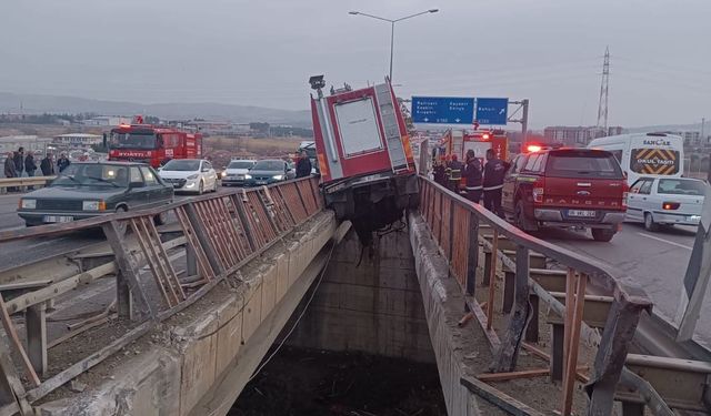 Kırıkkale’de İtfaiye Aracı Kaza Yaptı: 3 Personel Yaralandı