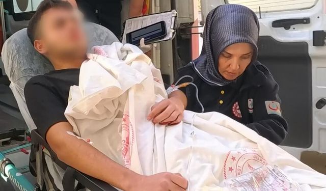 14 Yaşındaki Çocuk Sokak Ortasında Bıçaklandı