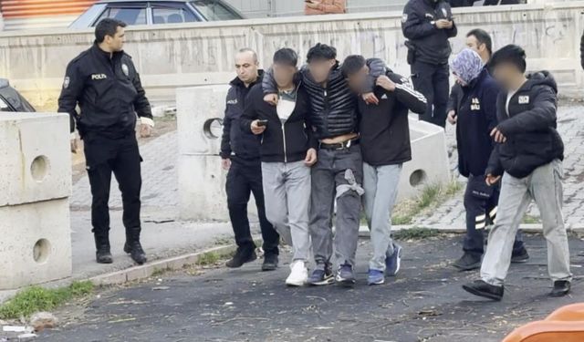 İki Günde İki Çocuk Akranları Tarafından Bıçaklandı