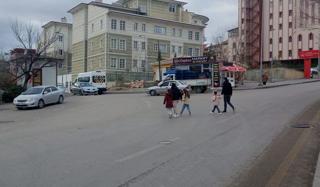 Yenimahalle Kavşağında Kazalar Bitmiyor