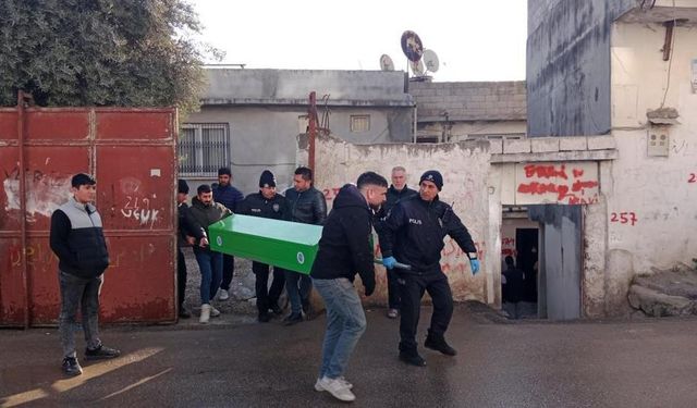 Evde Av Tüfeğiyle Vurulmuş Halde Bulunan Kadın Hayatını Kaybetti