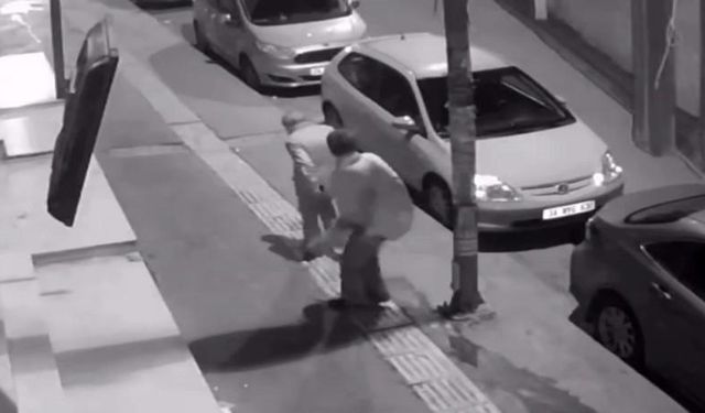 Alkollü Kadın, Yaşlı Adamı Öldüresiye Dövdü