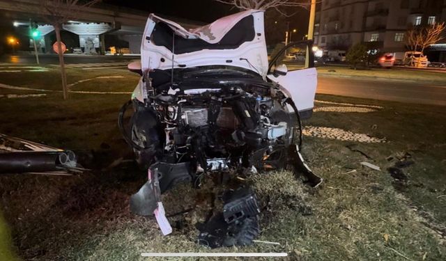 Kazaya Karışan Araçta Yangın Paniği