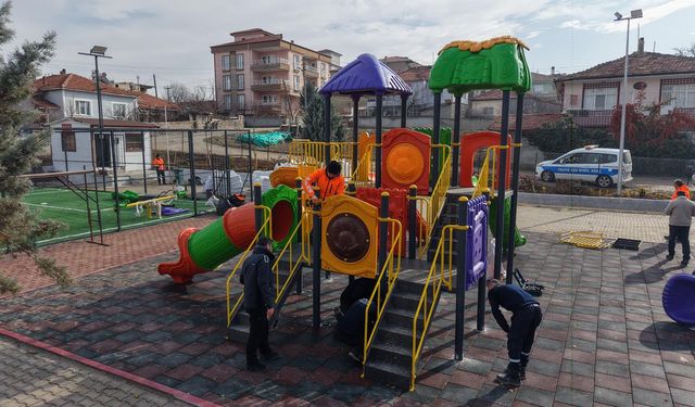 Karşıyaka Muhtarlık Parkı Yeni Yüzüne Kavuşuyor