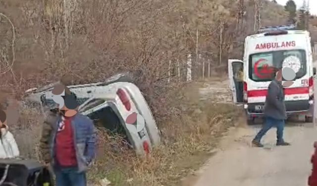 Ahılı Köyü Girişinde Kaza: 1 Kişi Hafif Yaralandı