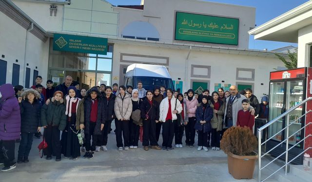 Öğrencilerden İslami Değerler Külliyesi’ne Anlamlı Ziyaret