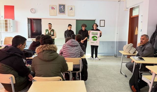 Yeşilay, Gençleri Münazara ile Buluşturdu