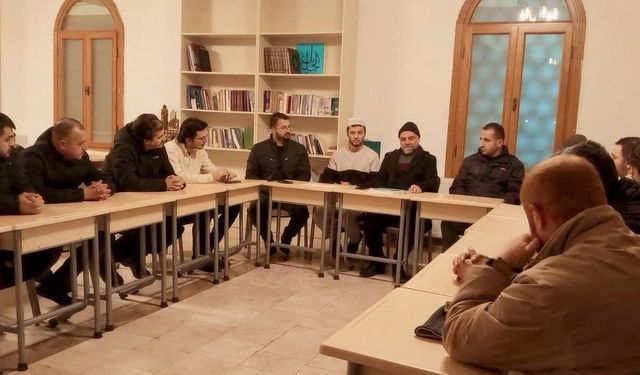 “Gençler Soruyor” Projesi Nur Camii’nde Devam Ediyor