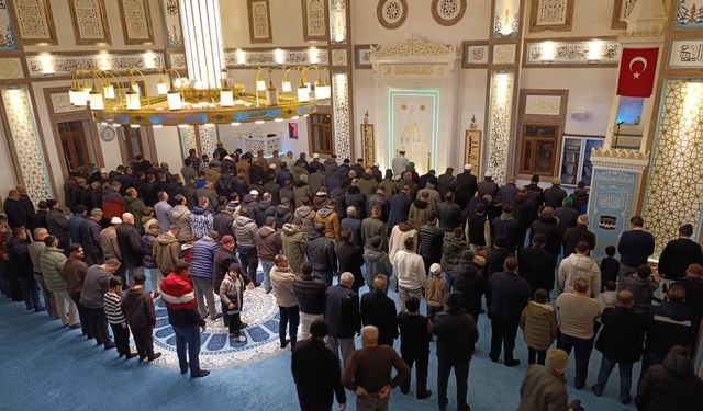 Miraç Kandili’nde Külliyede Manevi Buluşma