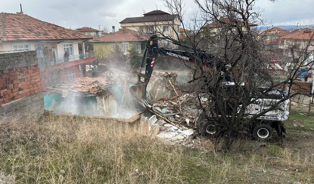 Kırıkkale’de Metruk Binalar Tek Tek Yıkılıyor