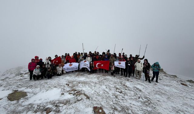 BOZDAK 100. Faaliyetini Dinek Dağı’nda Kutladı