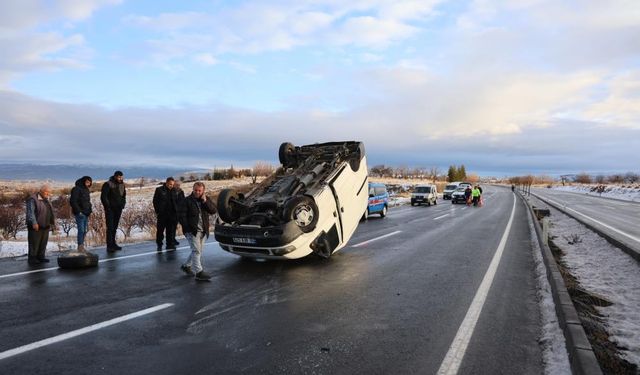 Düz Yolda Kontrolden Çıktı, Takla Atarak Durabildi: 1 Yaralı