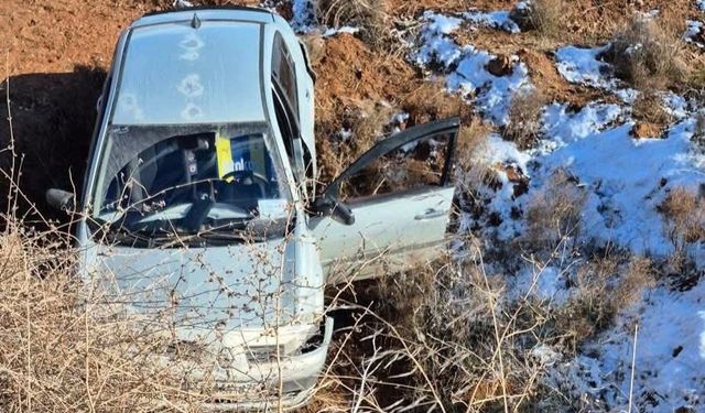 Yılın ilk kazası yine tehlikeli kavşaktan