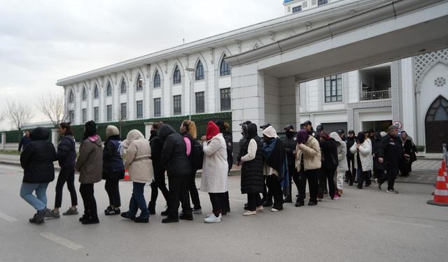 Yapay Zekayla Kadın Olup Vurgun Yaptılar