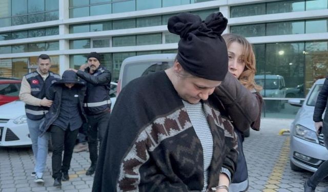 Yasak Aşk Kanlı Bitti: Sevgilisini Boğazını Keserek Öldürdü