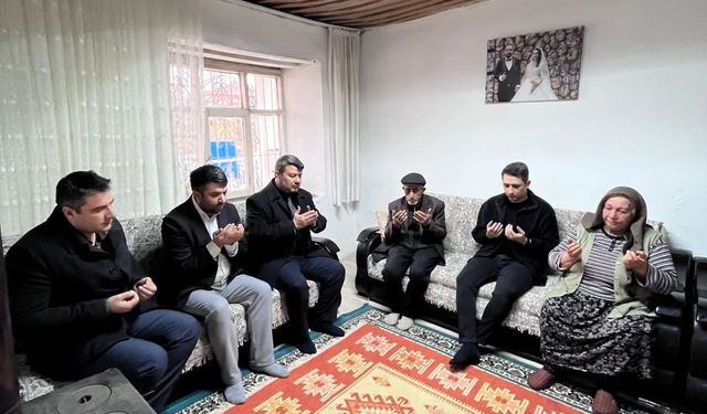 Deprem Şehidi Öğretmenin Ailesine Taziye Ziyareti