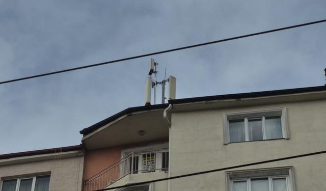 Baz İstasyonuna Bakım Yaparken Çatıdan Düşen İşçi Ağır Yaralandı