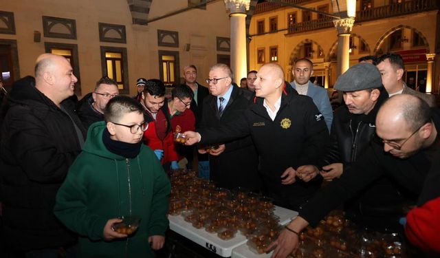 Başkan Önal’dan Berat Kandili’nde Lokma İkramı