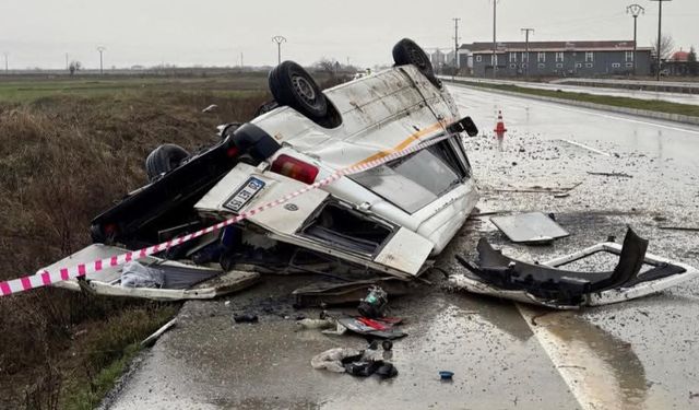 Feci kaza.Araç kağıt gibi ezildi
