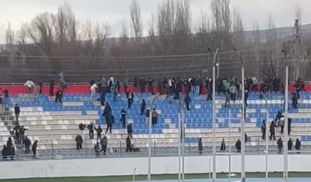 Çirkin davranış.Maç sonrası sandalyeleri kırdılar