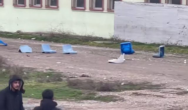 Çirkin davranış.Maç sonrası sandalyeleri kırdılar