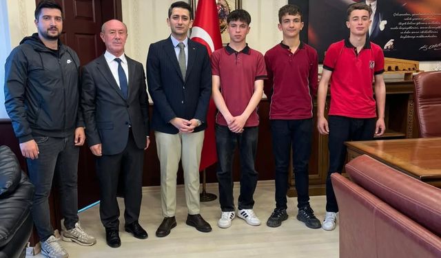 Kaymakam Kayatürk Başarılı Sporcuları Ağırladı