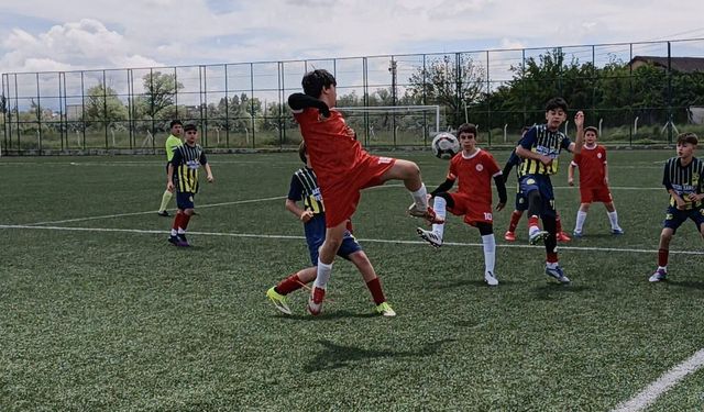 Minik Sporcular Bahşılı’da Sahaya Çıktı