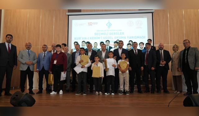 Kur'an-I Kerim'i Güzel Okumak İçin Yarıştılar