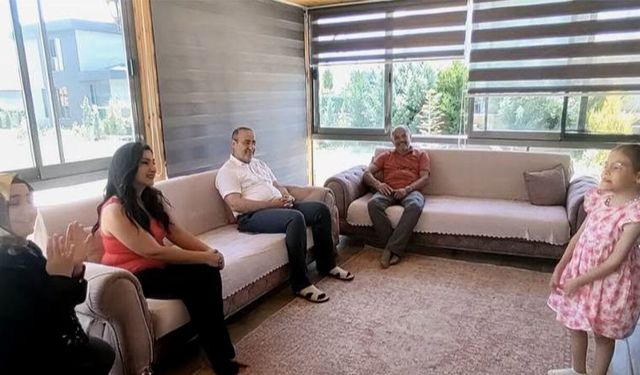 Bahşılı'da Duygulandıran Karne Ziyareti