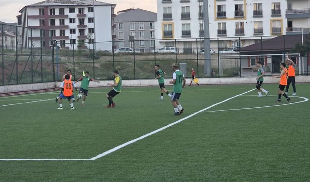 Yenişehir Futbol Sahası’nda Turnuva Heyecanı