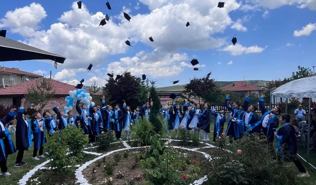 Bilge Kaan İlkokulu’nda Mezuniyet Heyecanı Yaşandı