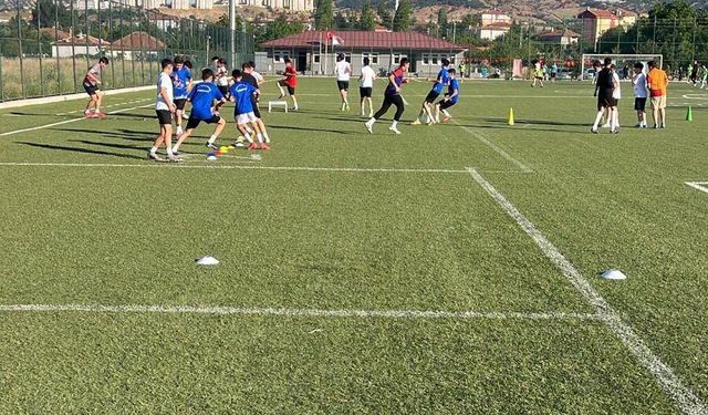 Başpınar’da Geleceğin Futbolcuları Yetişiyor