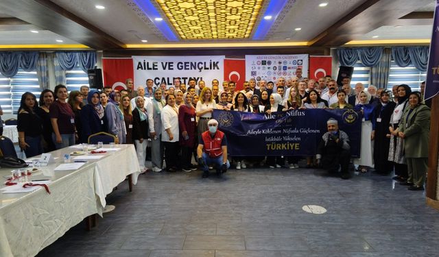 Kırıkkale'de Aile ve Gençlik Masaya Yatırıldı