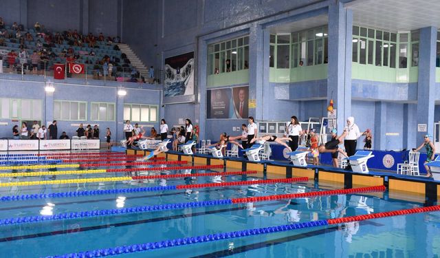 Kırıkkale'de İller Arası Yüzme Gelişim Ligi Sona Erdi