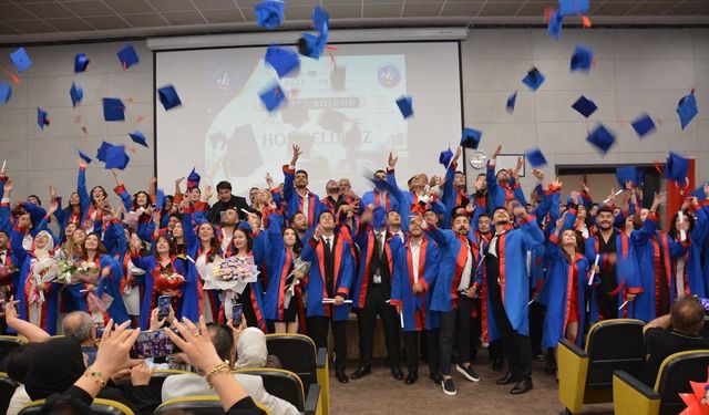 Kırıkkale Üniversitesi İİBF Mezunlarını Uğurladı
