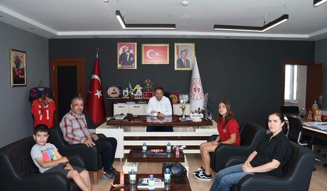 Türkiye Şampiyonu Naz Karartı'ya Tebrik Ziyareti